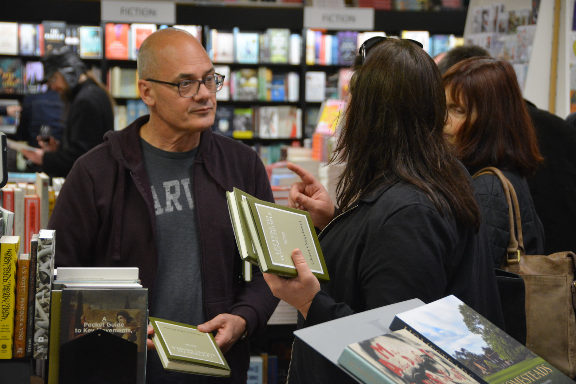 Glenn Colquhoun in bookstore Glenn Colquhoun in bookstore